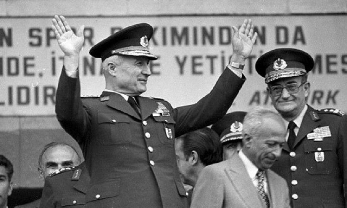 Το πραξικόπημα στην Τουρκία το 1980 υπό τον Αρχηγό του Γενικού Επιτελείου Στρατού, Κενάν Εβρέν ήταν αποτέλεσμα της πολιτικής αστάθειας στη χώρα.