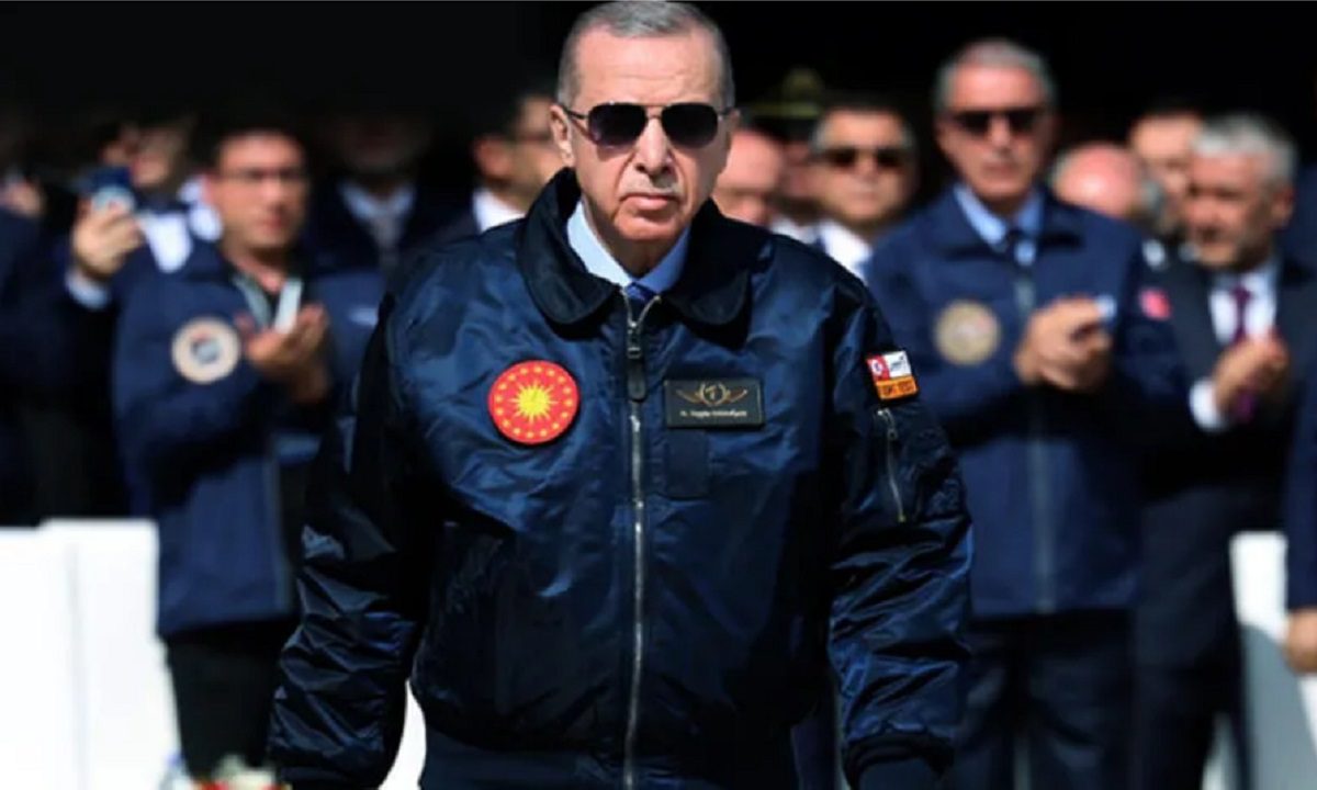 Τουρκία: Σύμφωνα με τον διεθνολόγο, Αλέξανδρος Δεσποτόπουλος, ο Ερντογάν ετοιμάζει διπλωματική επίθεση σε όλα τα μέτωπα μετά τις εκλογές.