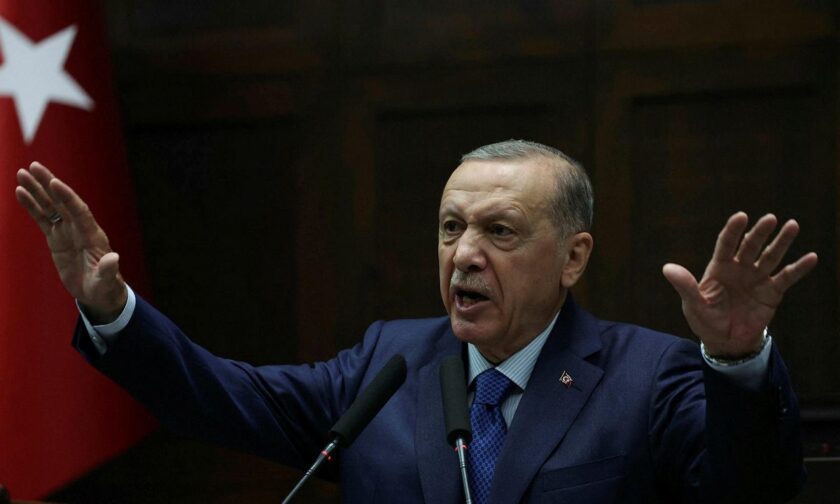 Τουρκία: Οργή προκάλεσε στον Ρετζέπ Ταγίπ Ερντογάν το κάψιμο του κορανίου έξω από το Μεγάλο Τέμενος