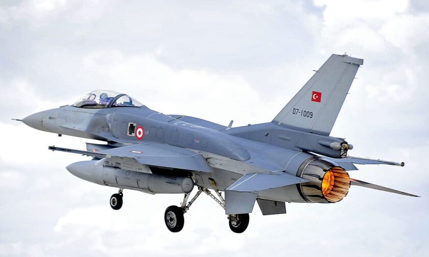 Προβληματισμένοι φαίνεται πως είναι στην Τουρκία, καθώς δεν βλέπουν να έρχονται τα F-16 από τις ΗΠΑ πριν από το 2027.