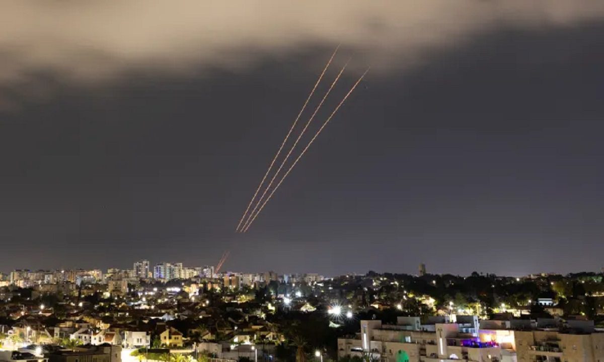 Έβγαλαν τα μπλοκάκια στις ελληνικές Ένοπλες Δυνάμεις - Γιατί η επίθεση του Ιράν μελετάται και ο ρόλος της Τουρκίας