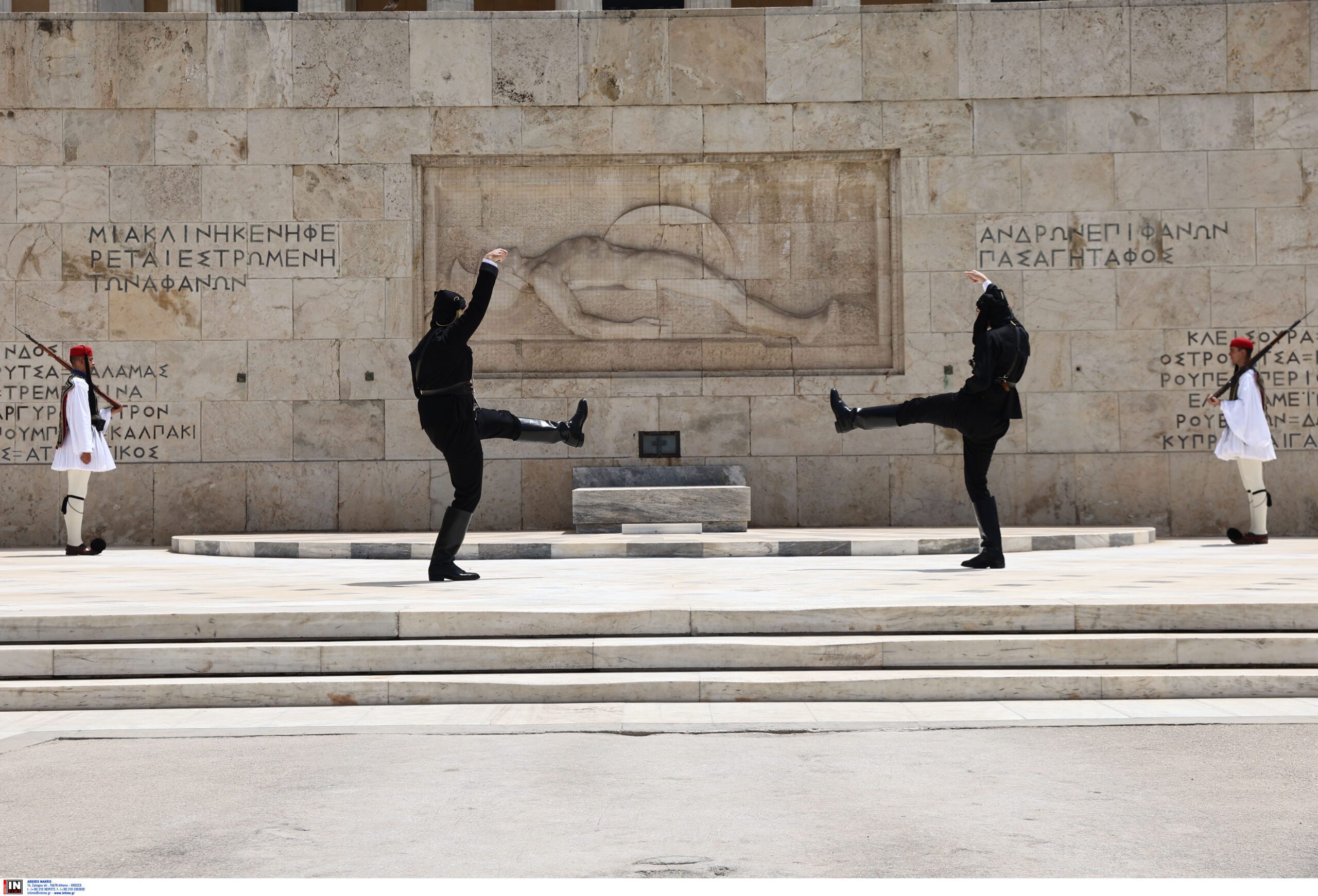 Γενοκτονία των Ποντίων: Ρίγη συγκίνησης στο Σύνταγμα - Η προεδρική φρουρά τίμησε την ημέρα μνήμης