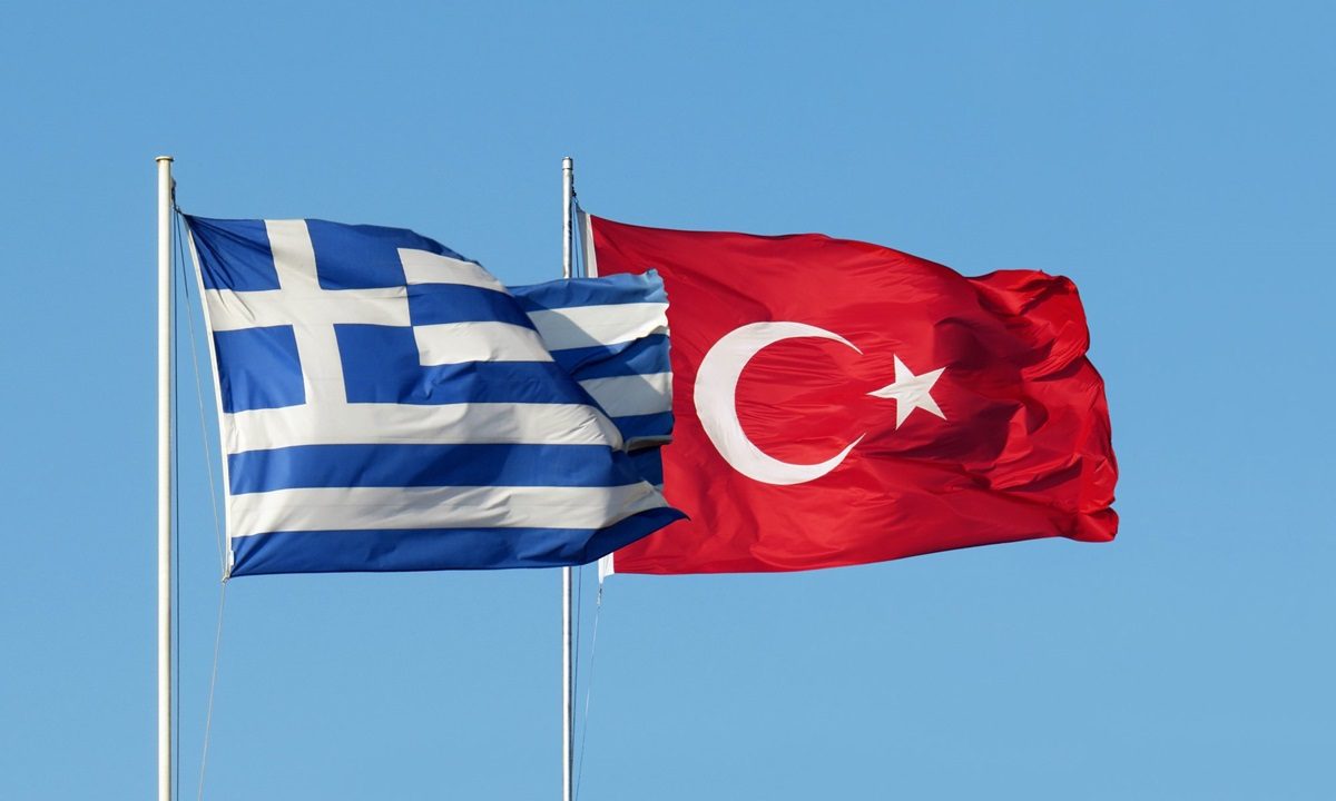 Την ώρα που η Τουρκία συνεχίζει την αεροναυτική άσκηση «Θαλασσόλυκος», αναλυτές στη γείτονα χώρα αναφέρονται στην Ελλάδα και τους... πονηρούς στόχους της στο Αιγαίο.