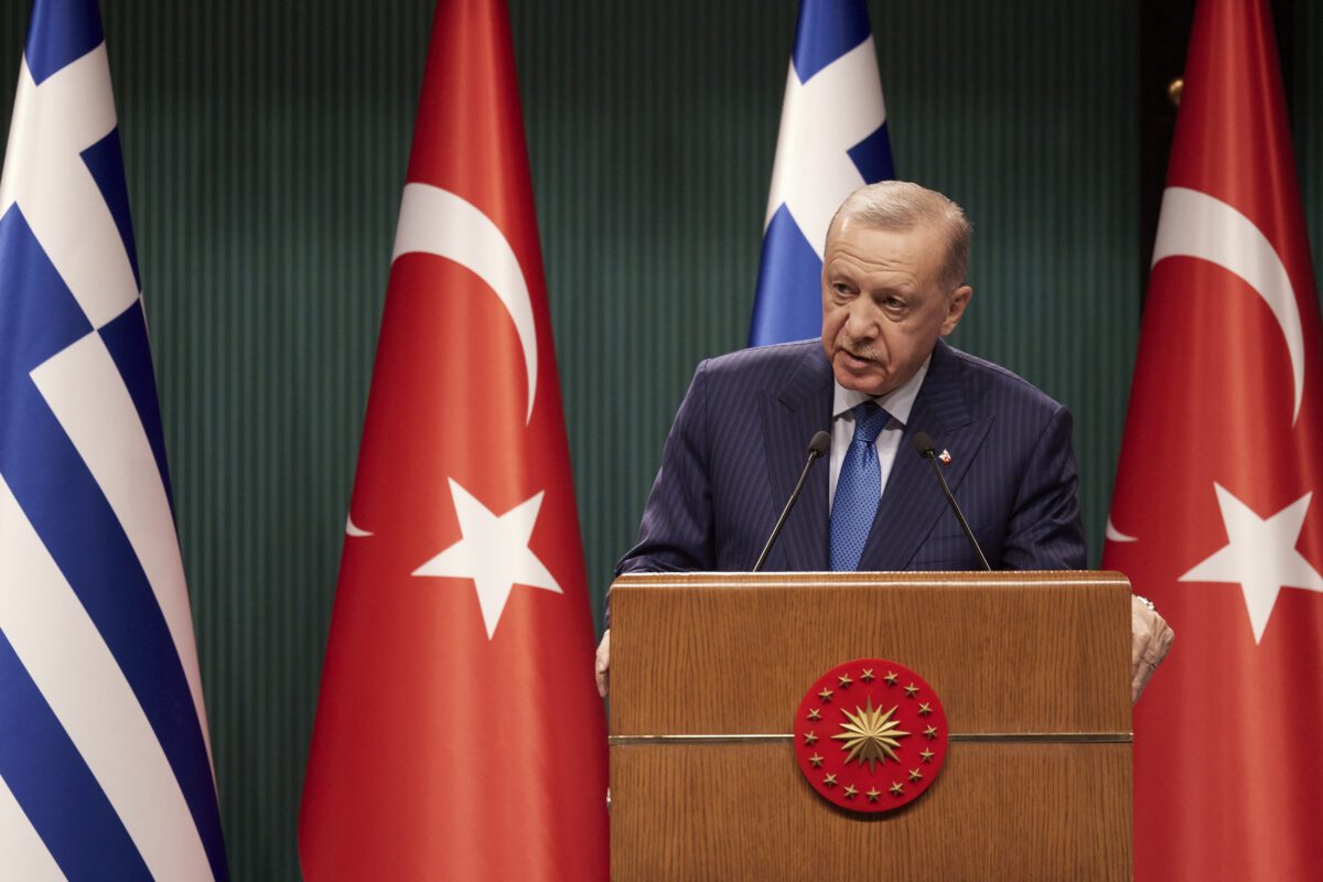 «Πραξικόπημα» Ερντογάν στην Τουρκία: Φτιάχνει το Σύνταγμα στα μέτρα του ώστε να γίνει «ισόβιος» πρόεδρος! Αυτές είναι οι αλλαγές που θα κάνει