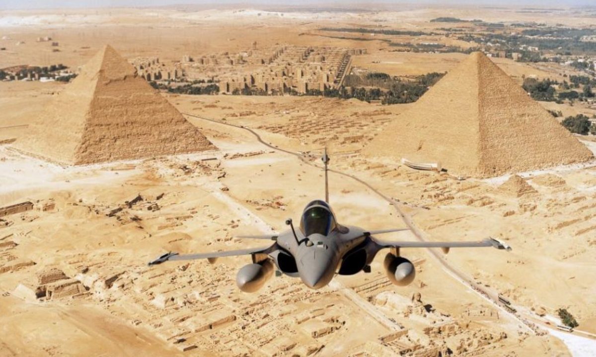 Η Αίγυπτος αποκτά τα πρώτα Rafale από τη νέα γαλλική παραγγελία και ισχυροποιείται απέναντι στην Τουρκία. Φόβοι στην Άγκυρα