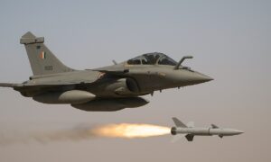 Το Rafale τους τρομάζει: Ρωσία, Κίνα και Πακιστάν σε πανικό για το γαλλικό μαχητικό
