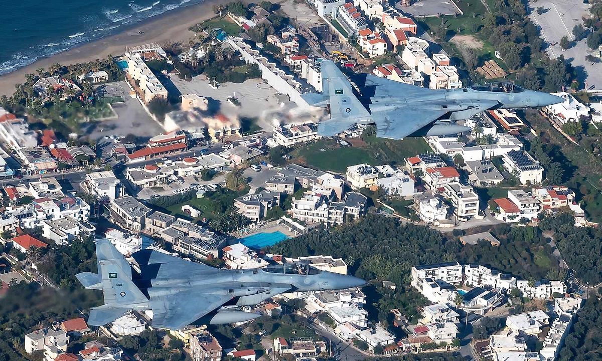 Κατάσκοπος στη Σούδα με 5.000 φωτογραφίες – Συναγερμός για «ευαίσθητους» στόχους σε όλη τη χώρα