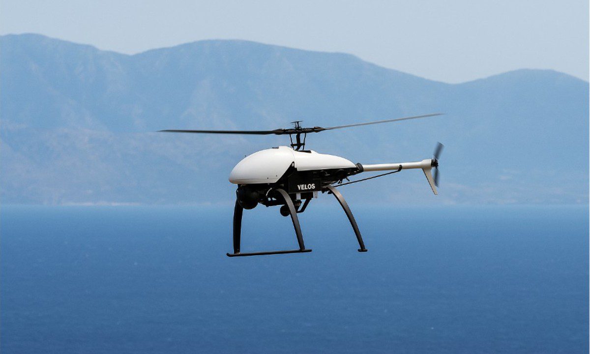 Η ελληνική startup Velos Rotors παρουσιάζει αμυντική έκδοση drone που υπερβαίνει εμπόδια GPS με συμμετοχή στη Delian Alliance.