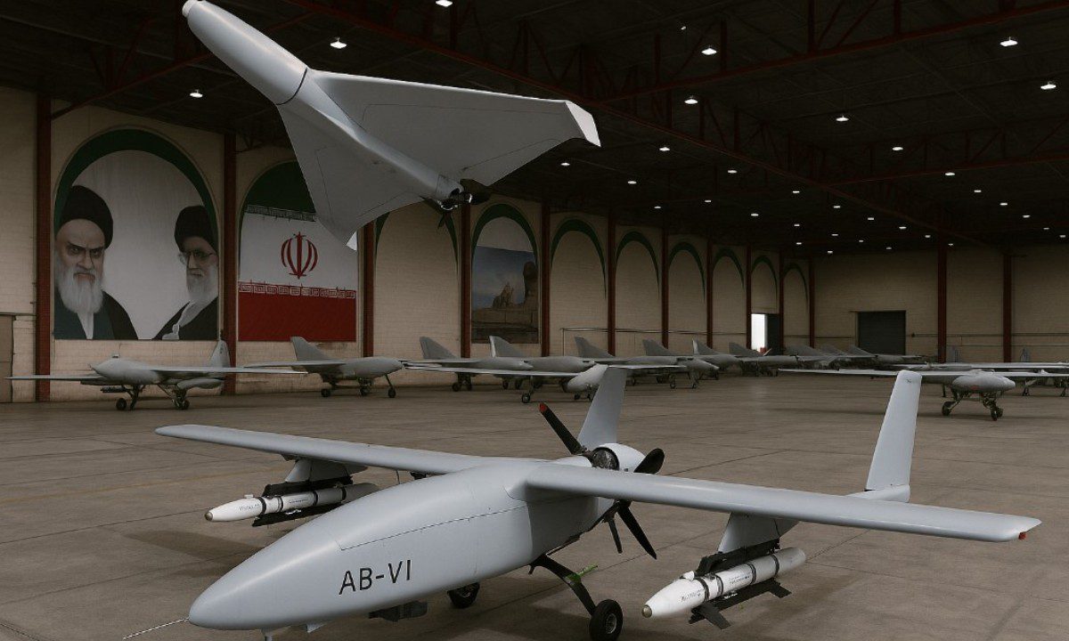 Το Ιράν εξαπέλυσε πάνω από 200 drones Shahed-136 και Ababil-5 κατά του Ισραήλ. Ποια είναι τα χαρακτηριστικά τους, ποια η φονική τους επίδοση