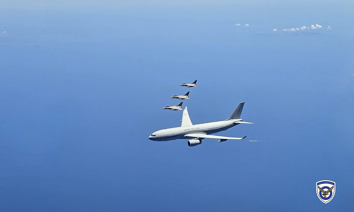 Ελληνικά και γαλλικά Rafale ανεφοδιάστηκαν πάνω από τη Λιβύη – Μήνυμα σε Τρίπολη και Άγκυρα
