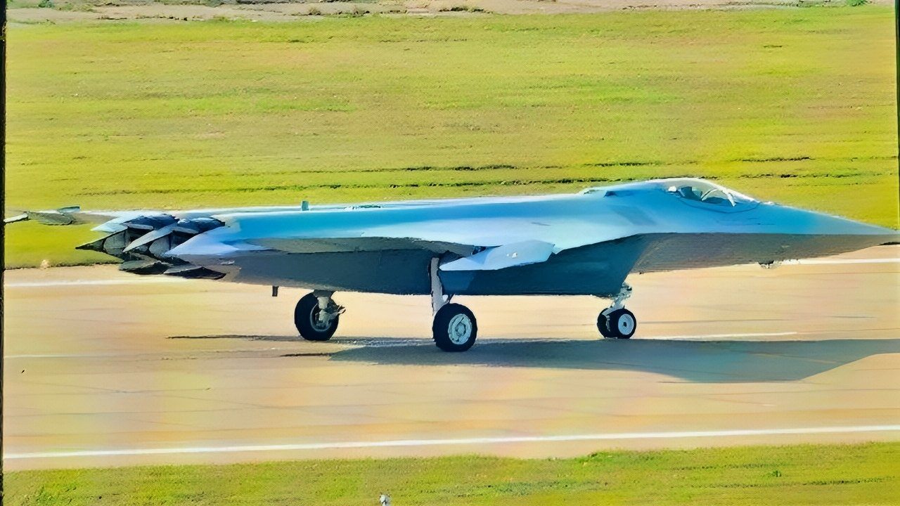 Εικόνα μαχητικού J-50 από το X