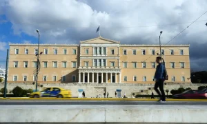 ΥΠΕΘΑ: Δεν θα επιτρέψουμε την υποβάθμιση του Μνημείου του Άγνωστου Στρατιώτη