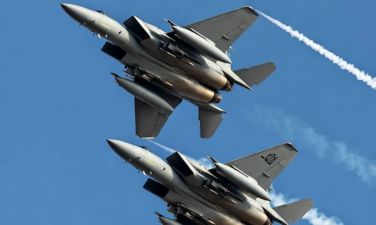 Αεροσκάφη F-15 πετούν πάνω από το Άινταχο. Δημιουργία με AI