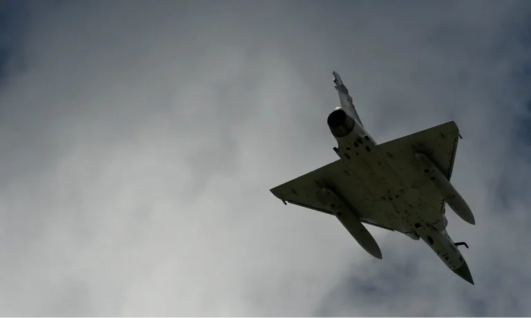 Mirage 2000D: Το ξεχασμένο γαλλικό μαχητικό που επιστρέφει ως αντι-drone όπλο του ΝΑΤΟ