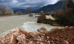 Η χαμένη ξύλινη πλωτή γέφυρα του Λούρου και οι φαντάροι που δεν γύρισαν ποτέ
