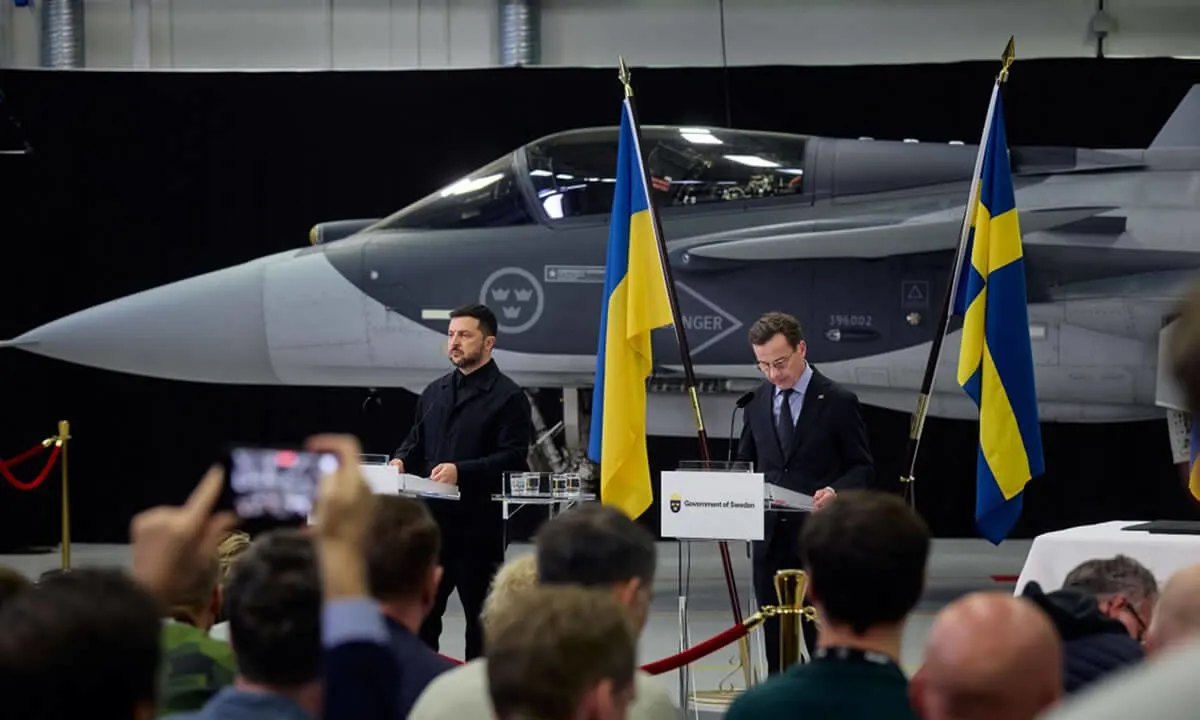 Gripen E fighter jet at the signing ceremony between Ukraine and Sweden on October 22, 2025. Source: Office of the President of Ukraine