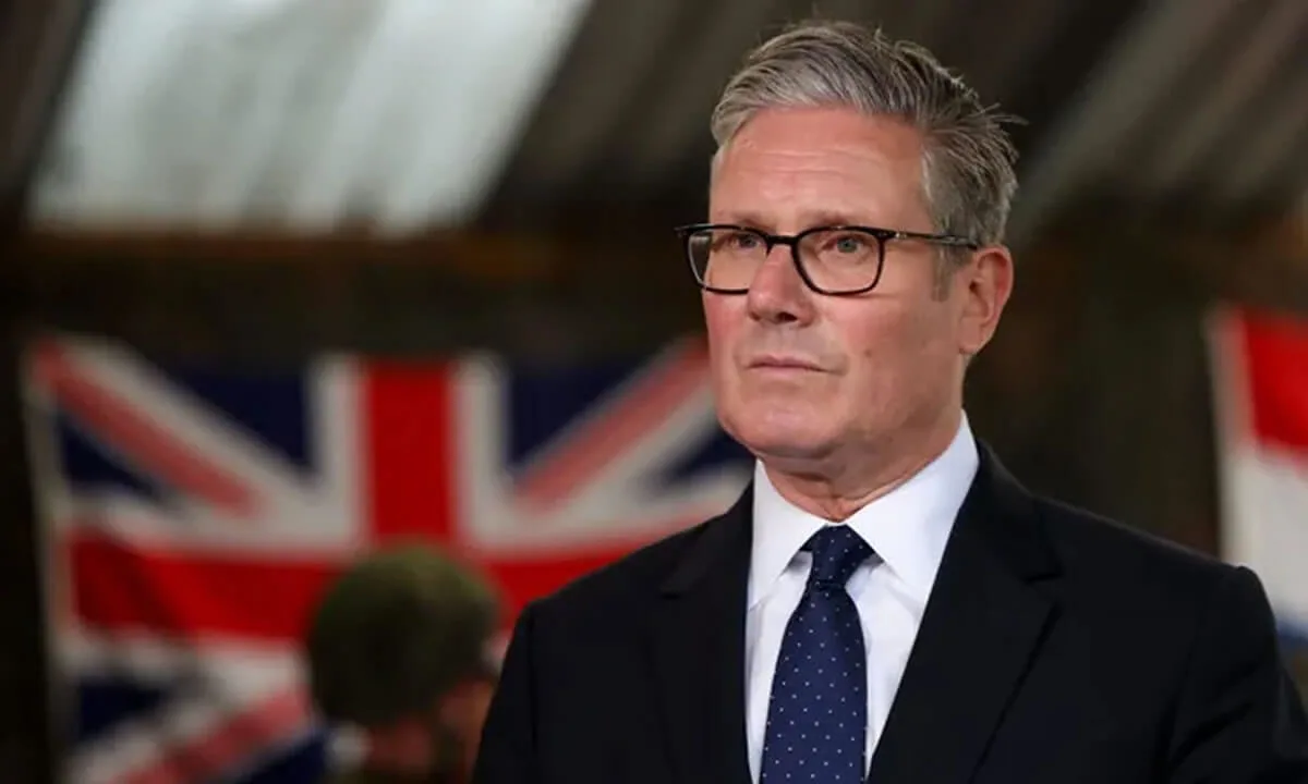 Κιρ Στάρμερ βρίσκεται αντιμέτωπος με ένα πρωτοφανές κύμα αμφισβήτησης εκ των έσω