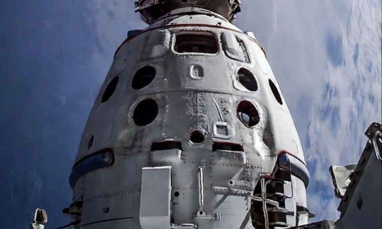 Θρίλερ σε Τροχιά: Η κρίσιμη αποστολή της Κίνας και το «Σωσίβιο» στους εγκλωβισμένους Αστροναύτες