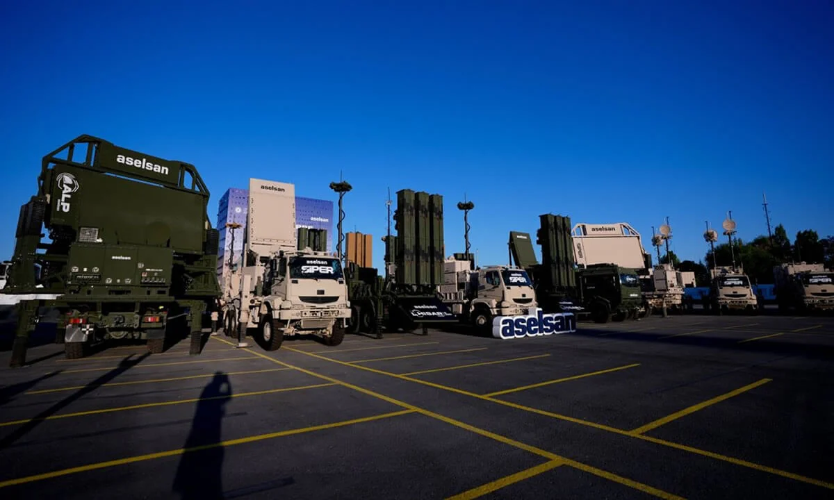 Αμυντικά συστήματα που αναπτύχθηκαν από την Aselsan για το σύστημα αεράμυνας Steel Dome της Τουρκίας σε έκθεση, Άγκυρα, Τουρκία, 27 Αυγούστου 2025. (Φωτογραφία AA)