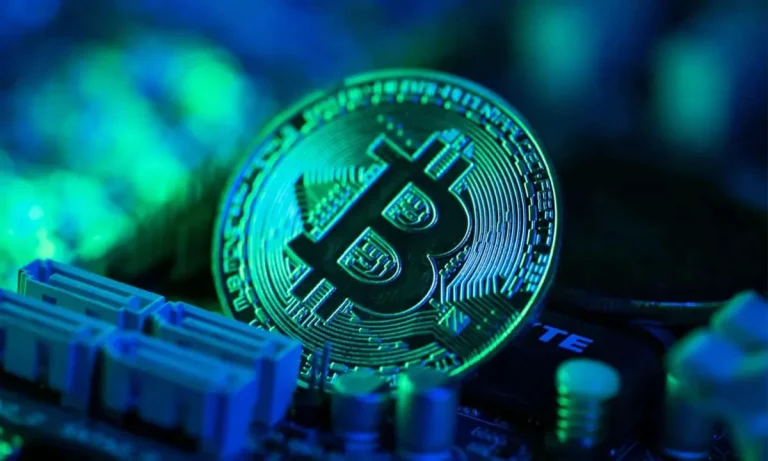 Bitcoin: Η Μεγάλη Ανατροπή – Εξανεμίστηκαν τα Κέρδη του 2025 και ο ρόλος του Τραμπ