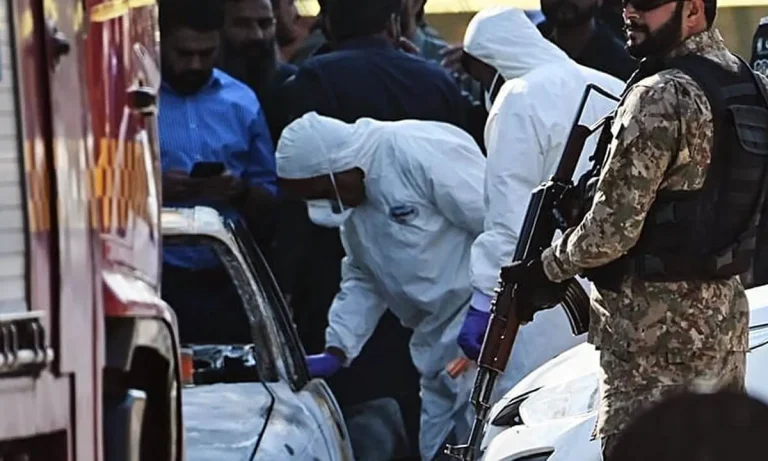 Πακιστάν: Βομβιστική επίθεση στο Ισλαμαμπάντ – «Δάκτυλο» Ινδίας βλέπει ο Σαρίφ