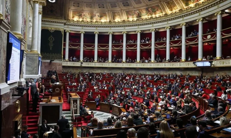 Η Ελλάδα «σώζει» τη Γαλλία: Η πρόωρη αποπληρωμή που αιφνιδίασε το Παρίσι και η ιστορική ανατροπή