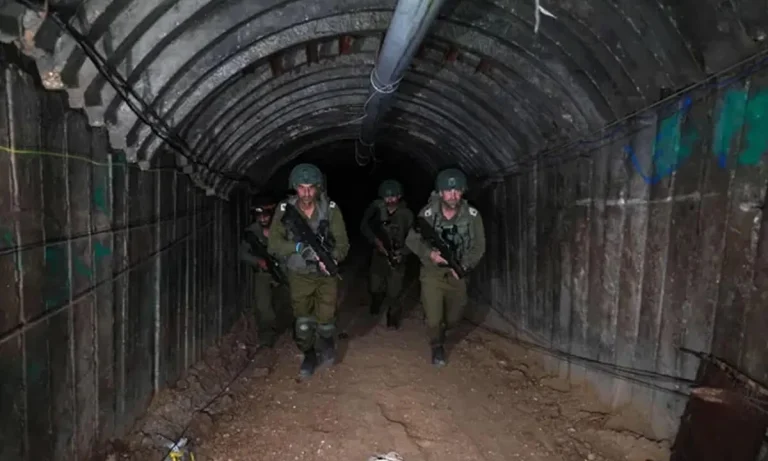 Θρίλερ στα έγκατα της Γάζας: Η «πολιορκία» 100 μαχητών της Χαμάς στη Ράφα και οι όροι παράδοσης