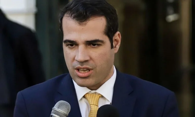 «Στροφή» στο Μεταναστευτικό: Η Ελλάδα συζητά τη δημιουργία κέντρων απέλασης στην Αφρική