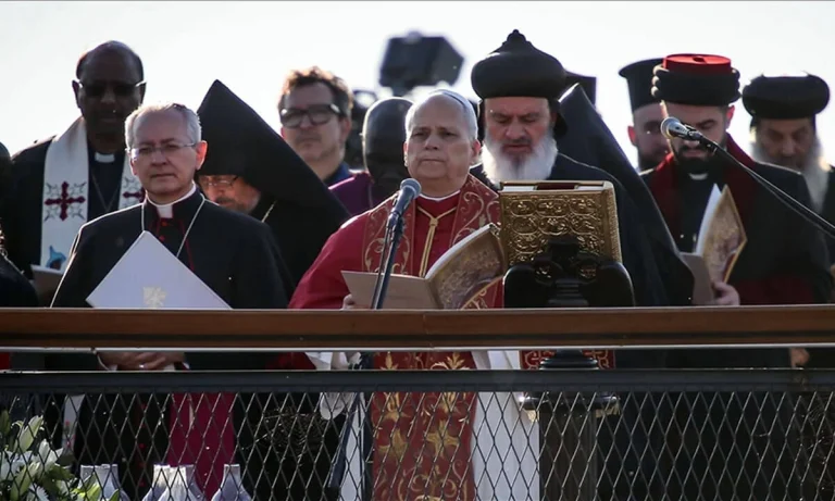 Ιστορική επίσκεψη στην Τουρκία: Το ηχηρό μήνυμα του Πάπα από τη Νίκαια