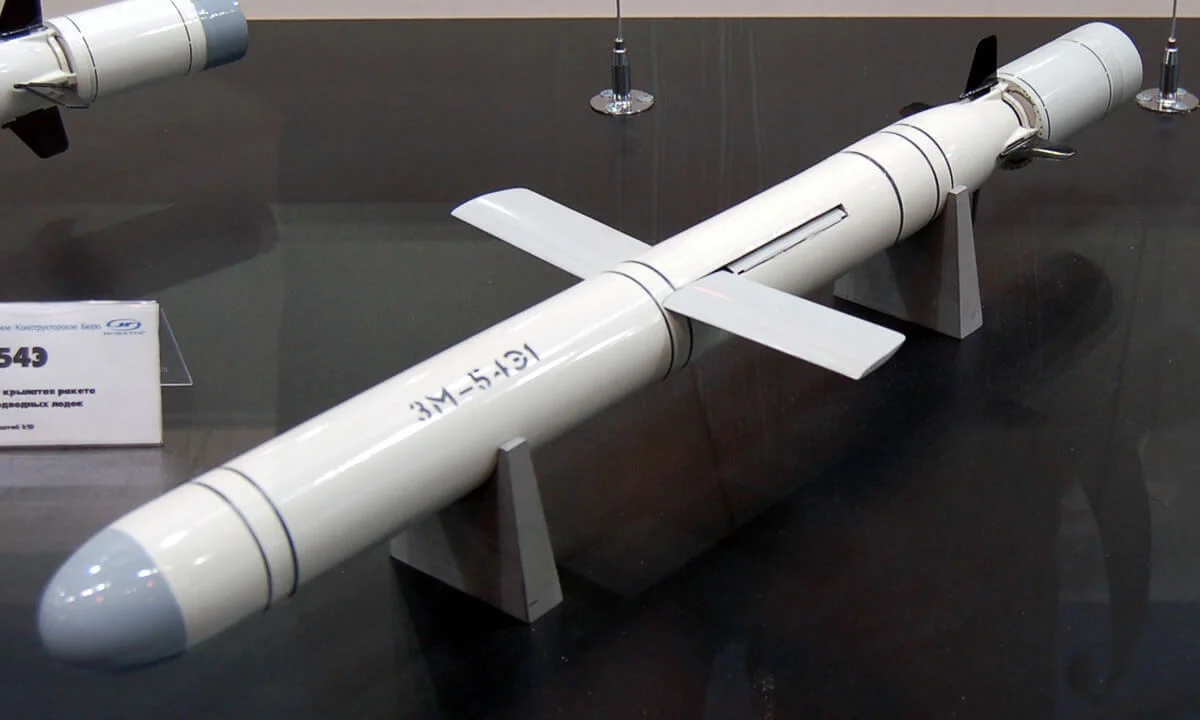 Το Novator Kalibr, επίσης γνωστό ως 3M54-1 Kalibr, 3M14 Biryuza (ονομασία αναφοράς ΝΑΤΟ SS-N-27 Sizzler και SS-N-30A) είναι μια οικογένεια ρωσικών πυραύλων κρουζ που αναπτύχθηκαν από την NPO Novator (OKB-8). Ετέθη για πρώτη φορά σε υπηρεσία το 1994.