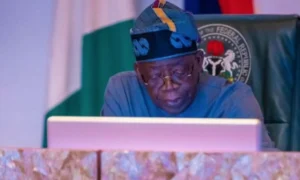 Ο Tinubu επαινεί τις ένοπλες δυνάμεις της Νιγηρίας για την προστασία της δημοκρατίας στη Δημοκρατία του Μπενίν