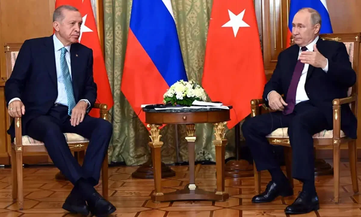 Ο Τούρκος Πρόεδρος, Ρετζέπ Ταγίπ Ερντογάν, είχε τετ-α-τετ συνομιλίες με τον Ρώσο ομόλογό του, Βλαντιμίρ Πούτιν στο Τουρκμενιστάν