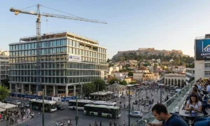 Ελληνική Οικονομία: Το αναπτυξιακό «θαύμα» του 2025 και η κρυφή παγίδα