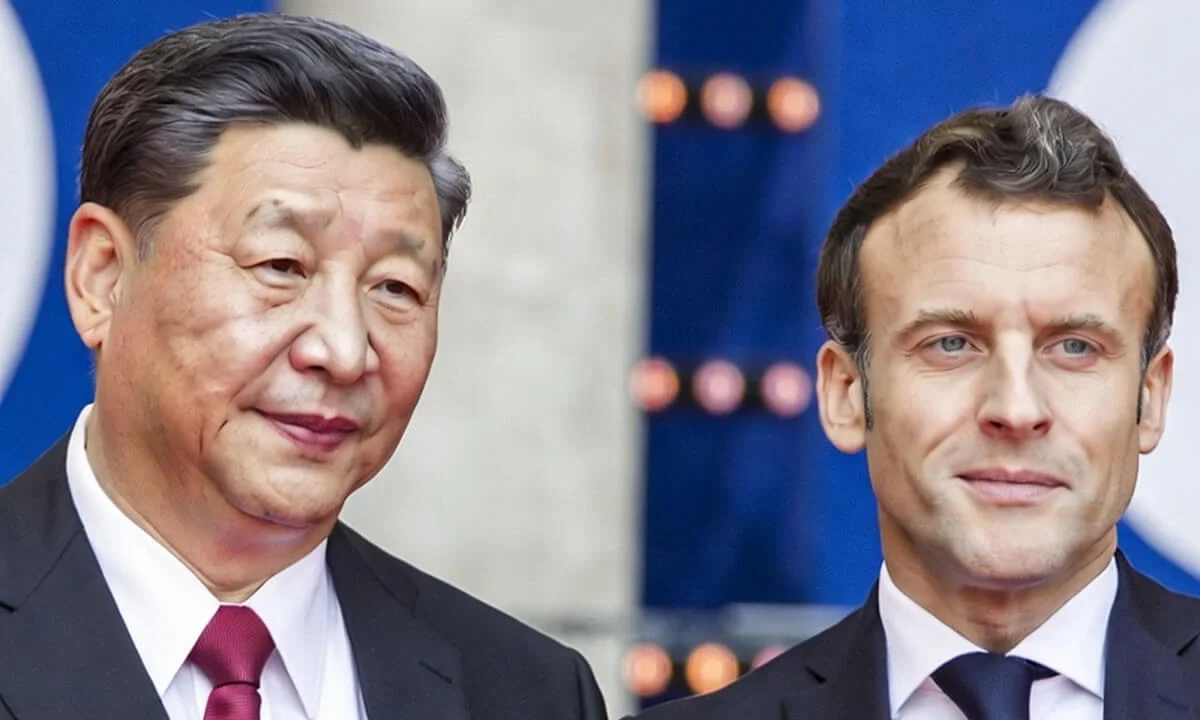 ο Γάλλος Πρόεδρος Εμμανουέλ Μακρόν με τον Κινέζο ομόλογό του, Σι Τζινπίνγκ (AI PHOTO)
